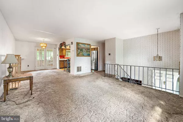 257 W LANDING RD, Blackwood, NJ 08012