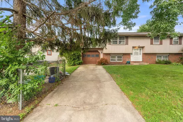 257 W LANDING RD, Blackwood, NJ 08012