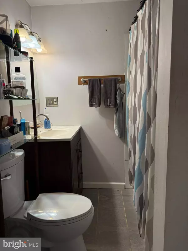 13 MASSACHUSETTS AVE, Cherry Hill, NJ 08002