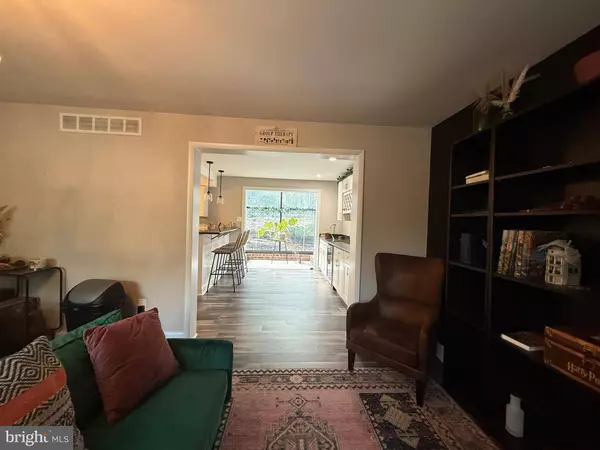 9 EDEN RD, Blackwood, NJ 08012