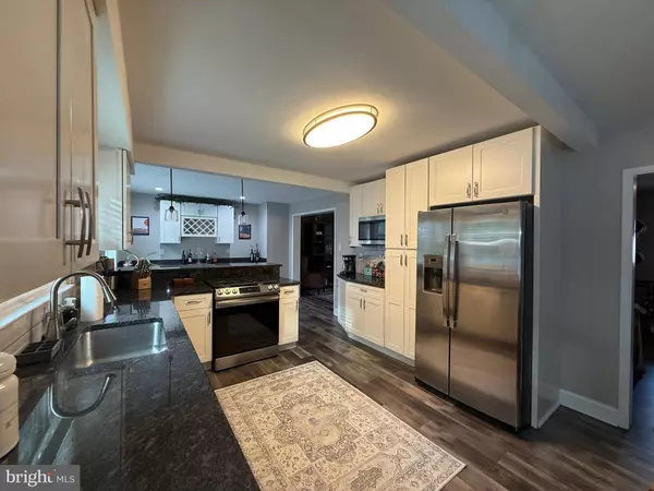 9 EDEN RD, Blackwood, NJ 08012