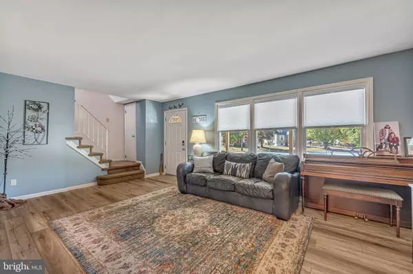 301 N COLES AVE, Maple Shade, NJ 08052