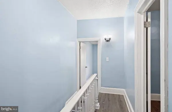 33 OAK ST, Trenton, NJ 08618