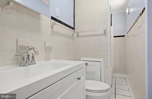 33 OAK ST, Trenton, NJ 08618