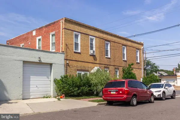 6000-02 S CRESCENT BLVD, Pennsauken, NJ 08109