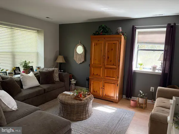 2 GOSHAWK CT, Voorhees, NJ 08043
