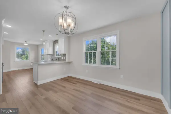 15 W KENNEDY DR, Clementon, NJ 08021