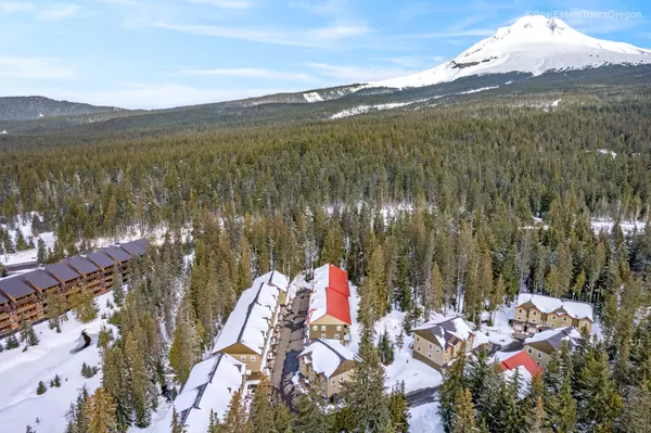 Living on Mt. Hood During the Winter Months