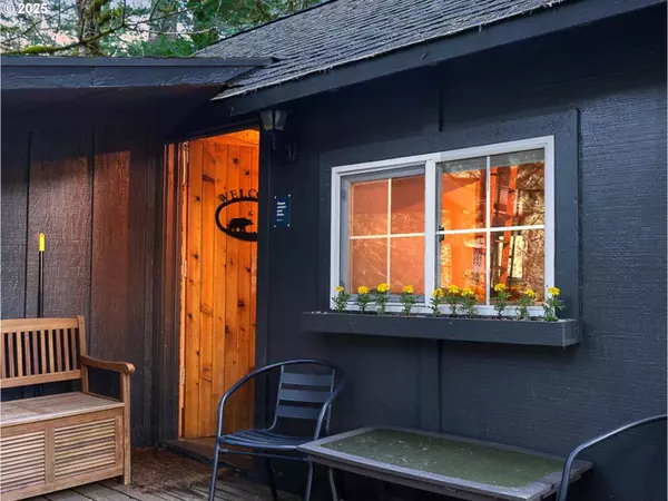 71320 E THIMBLEBERRY ST, Rhododendron, OR 97049