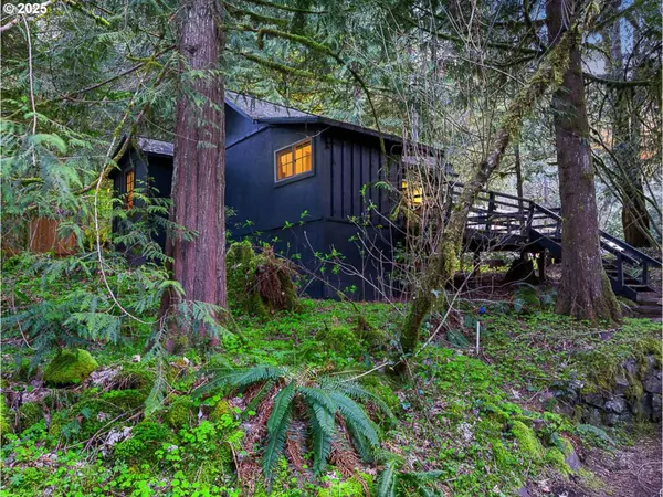 71320 E THIMBLEBERRY ST, Rhododendron, OR 97049