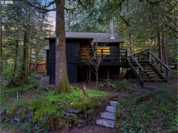 71320 E THIMBLEBERRY ST, Rhododendron, OR 97049