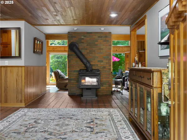 21010 E COUNTRY CLUB RD, Brightwood, OR 97011