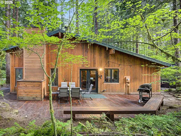 21220 E CRATER CT, Rhododendron, OR 97049