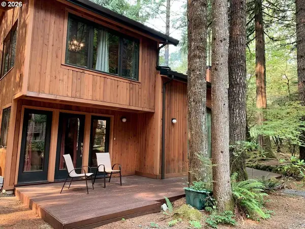 21220 E CRATER CT, Rhododendron, OR 97049