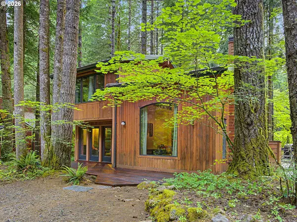 21220 E CRATER CT, Rhododendron, OR 97049