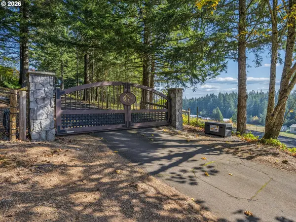 27497 S SKINNER RD, Estacada, OR 97023