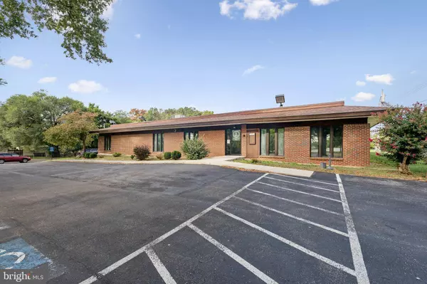 842 N SHENANDOAH AVE, Front Royal, VA 22630