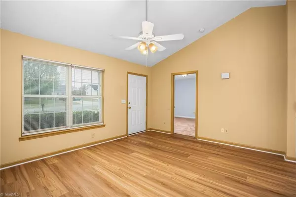 2460 Shadow Valley RD, High Point, NC 27265