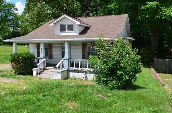 2706 W English RD, High Point, NC 27262