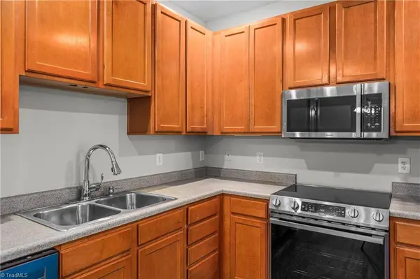 923 Windcastle LN #305, Winston-salem, NC 27105