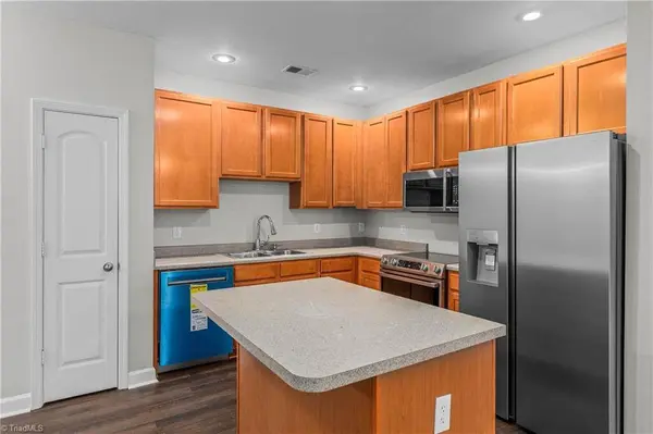 923 Windcastle LN #305, Winston-salem, NC 27105