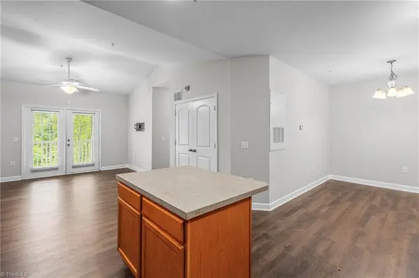 923 Windcastle LN #305, Winston-salem, NC 27105