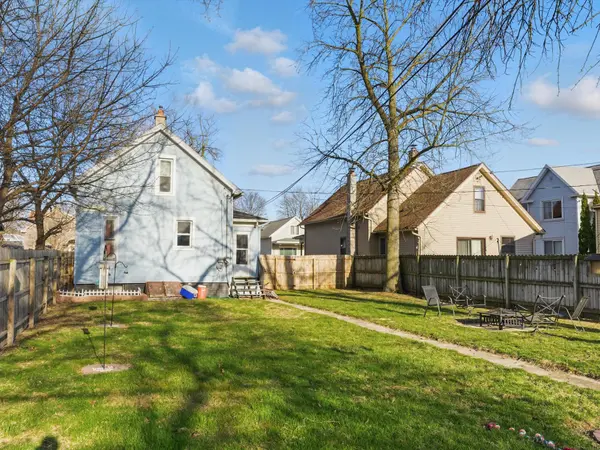 1812 S 12th St, Sheboygan, WI 53081-5817