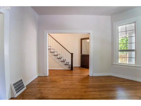 7228 SW 4TH AVE, Portland, OR 97219