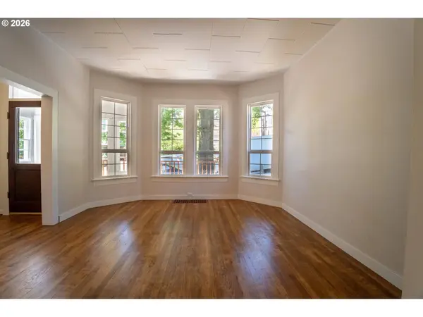 7228 SW 4TH AVE, Portland, OR 97219