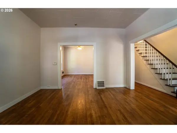 7228 SW 4TH AVE, Portland, OR 97219