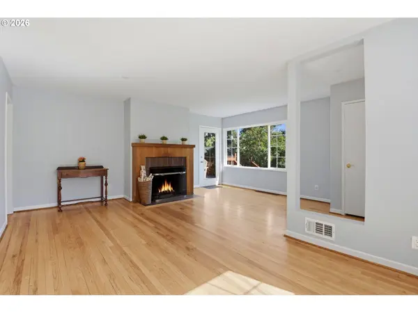 7158 SW 4TH AVE, Portland, OR 97219