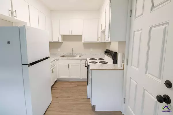 402 Johns Rd, Warner Robins, GA 31093