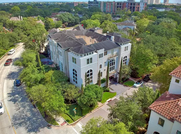 2094 Brentwood DR, Houston, TX 77019