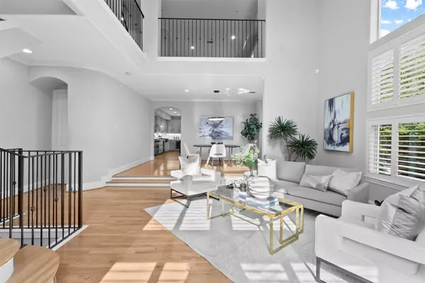 2094 Brentwood DR, Houston, TX 77019