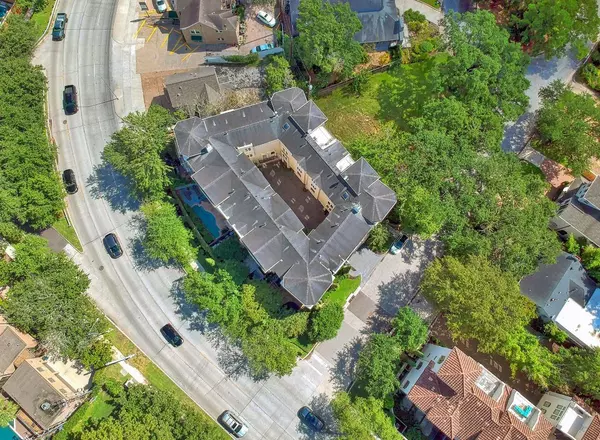 2094 Brentwood DR, Houston, TX 77019