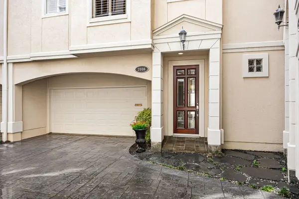 2086 Brentwood DR, Houston, TX 77019