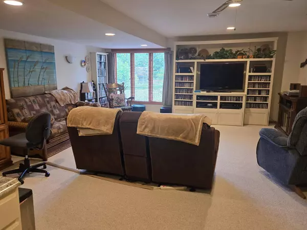 219 Fallen Oaks Lane, Sheboygan Falls, WI 53085