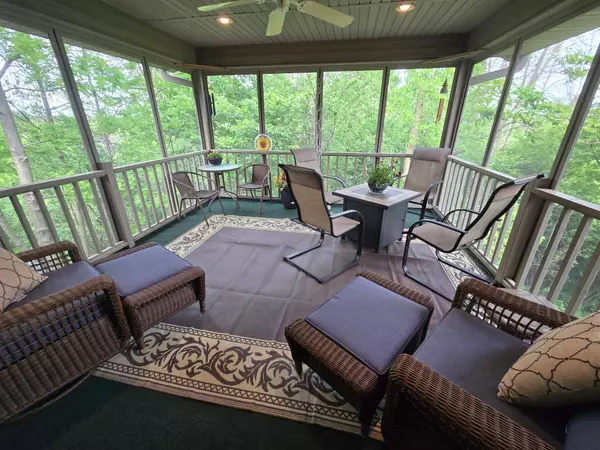 219 Fallen Oaks Lane, Sheboygan Falls, WI 53085