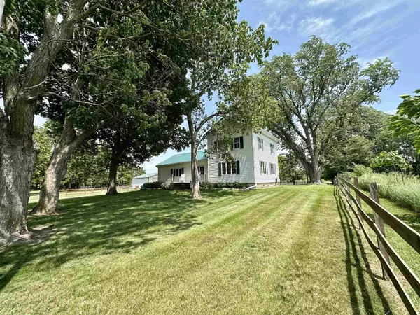 N8786 County Road F, Berlin, WI 54923