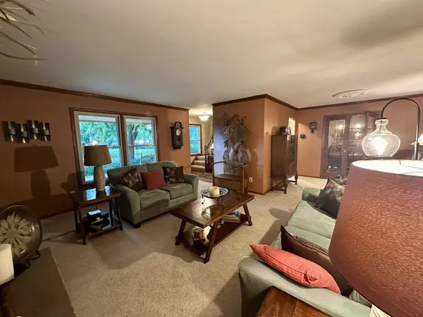 S56W23606 Maplewood Terrace, Waukesha, WI 53189