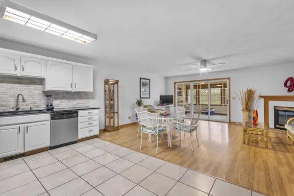 1086 Stonewood Crossing, Sun Prairie, WI 53590