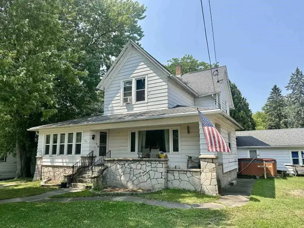 403 Main Street, Fairwater, WI 53931