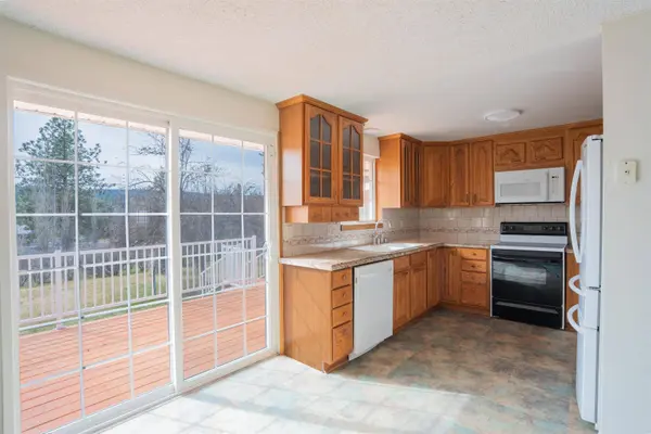 12905 W Suncrest Cir, Nine Mile Falls, WA 99026