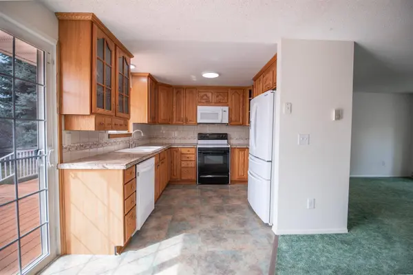 12905 W Suncrest Cir, Nine Mile Falls, WA 99026