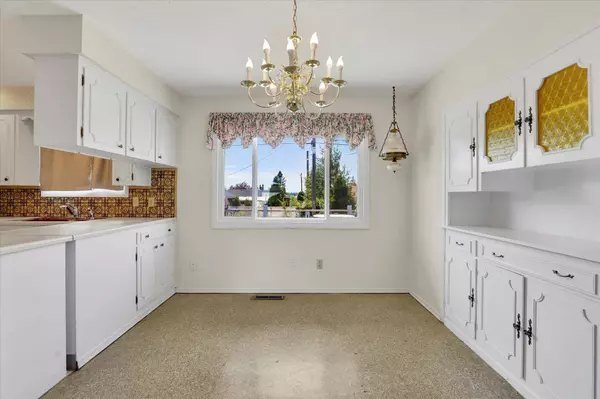 5943 N Moore St, Spokane, WA 99205