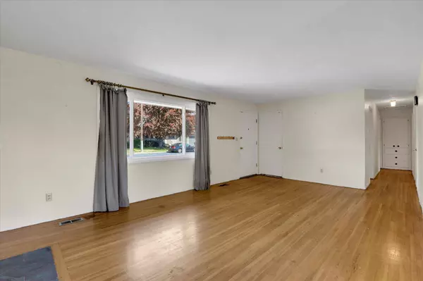 5943 N Moore St, Spokane, WA 99205