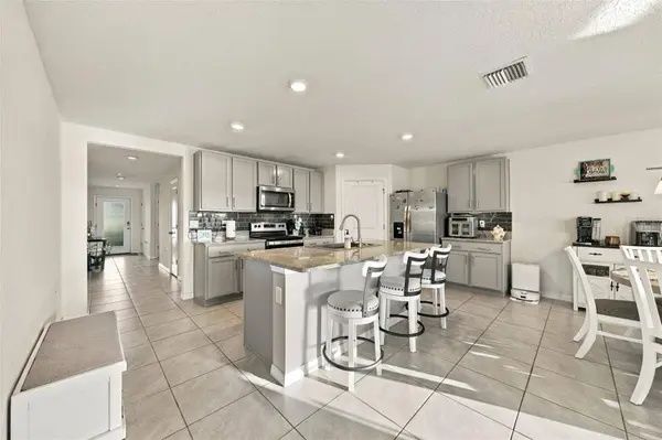 16739 SUNBURST LAKE ST, Wimauma, FL 33598