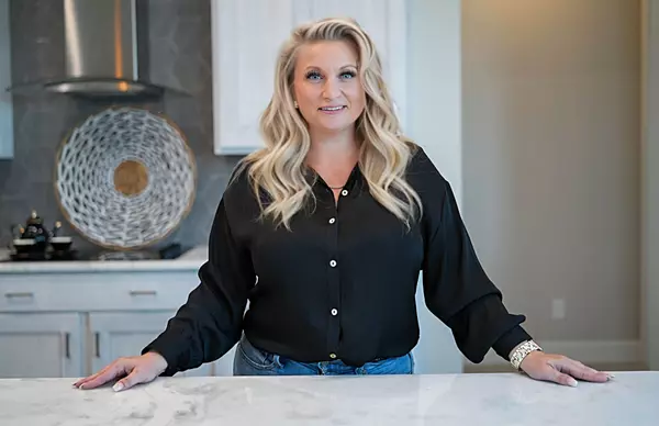 Nicole Petrillo- Agent,Miki Matrullo