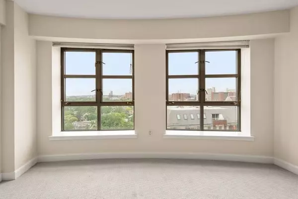 931 Massachusetts Ave #1003, Cambridge, MA 02139