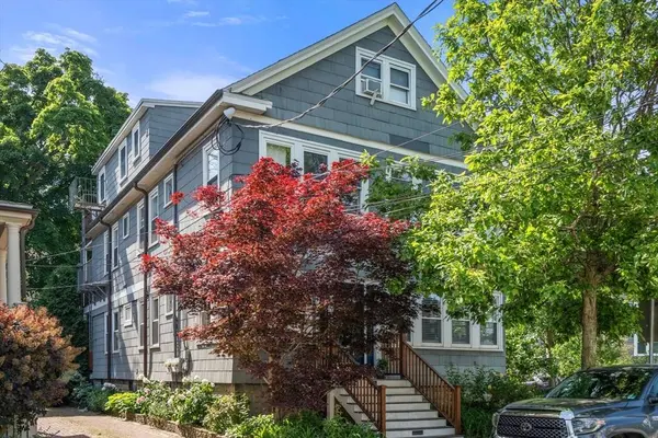 116-118 Fayerweather St #1, Cambridge, MA 02138